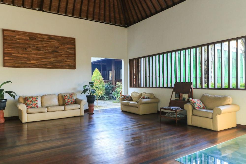 Coconut Boutique Resort Senggigi Exterior photo
