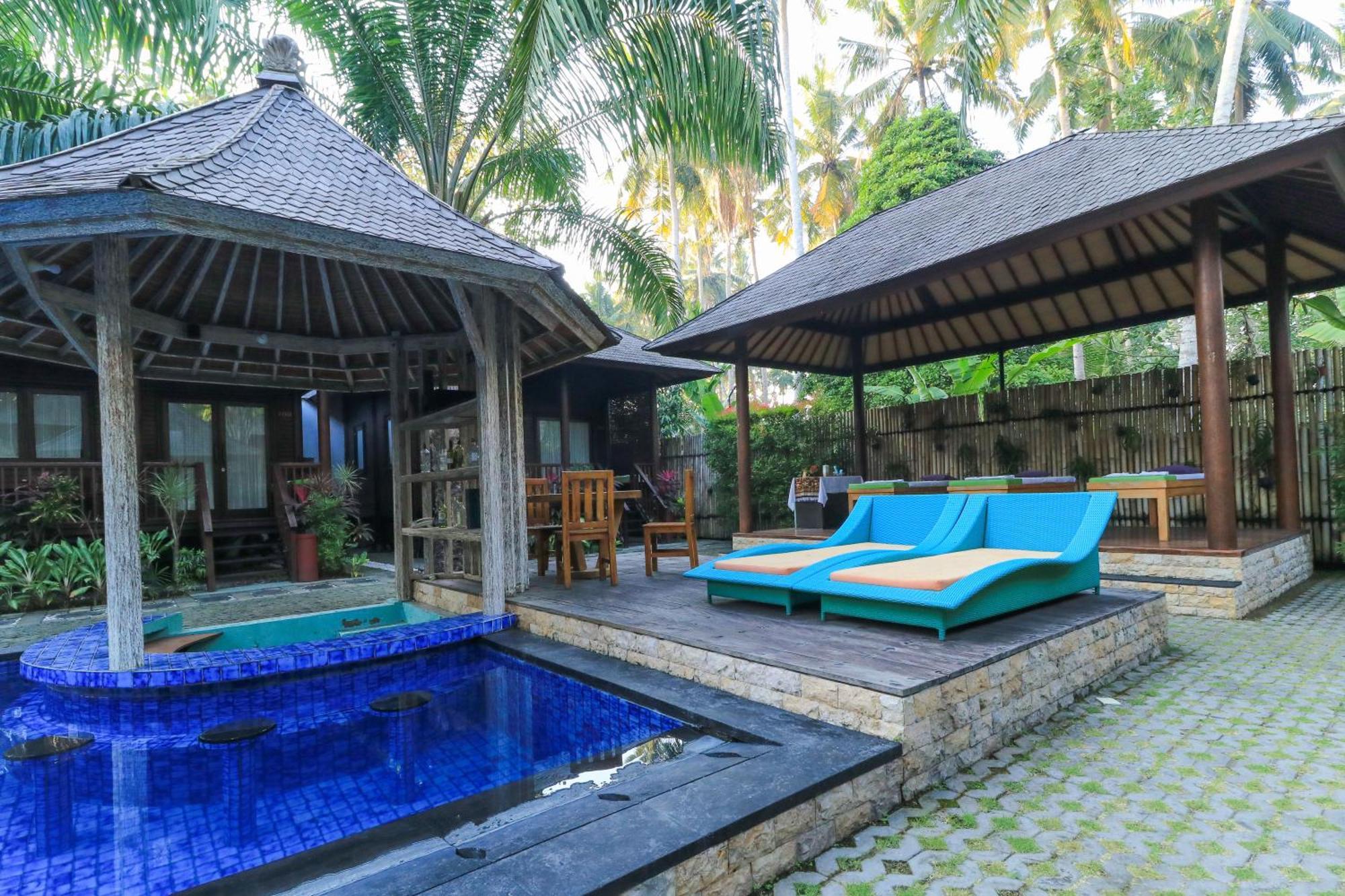Coconut Boutique Resort Senggigi Exterior photo