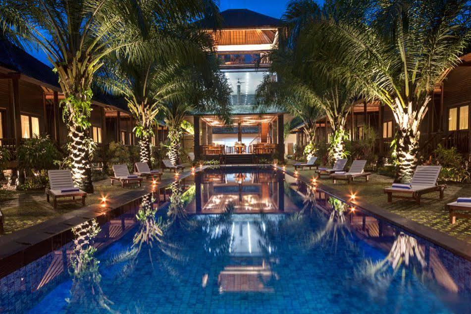Coconut Boutique Resort Senggigi Exterior photo
