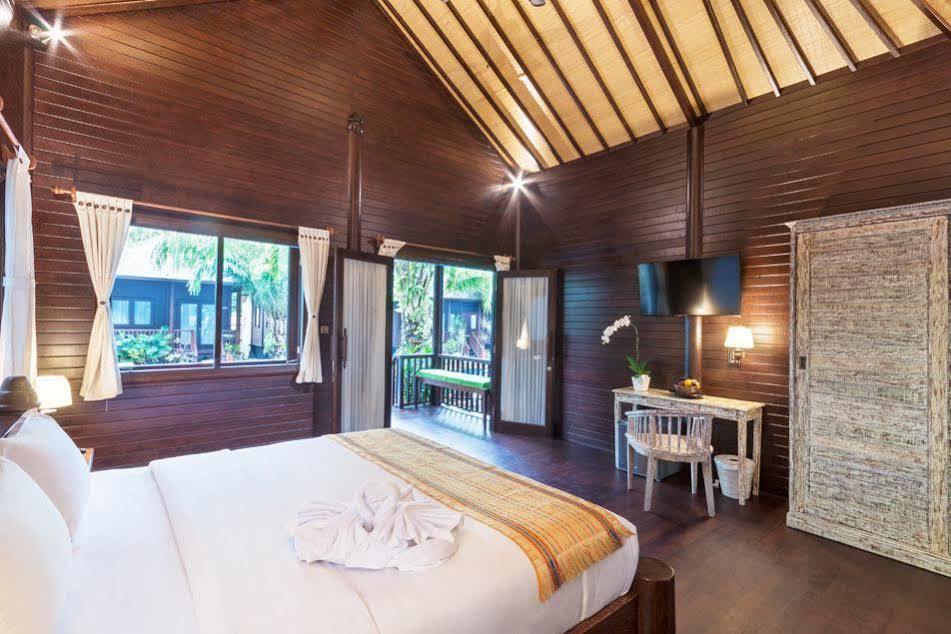 Coconut Boutique Resort Senggigi Exterior photo