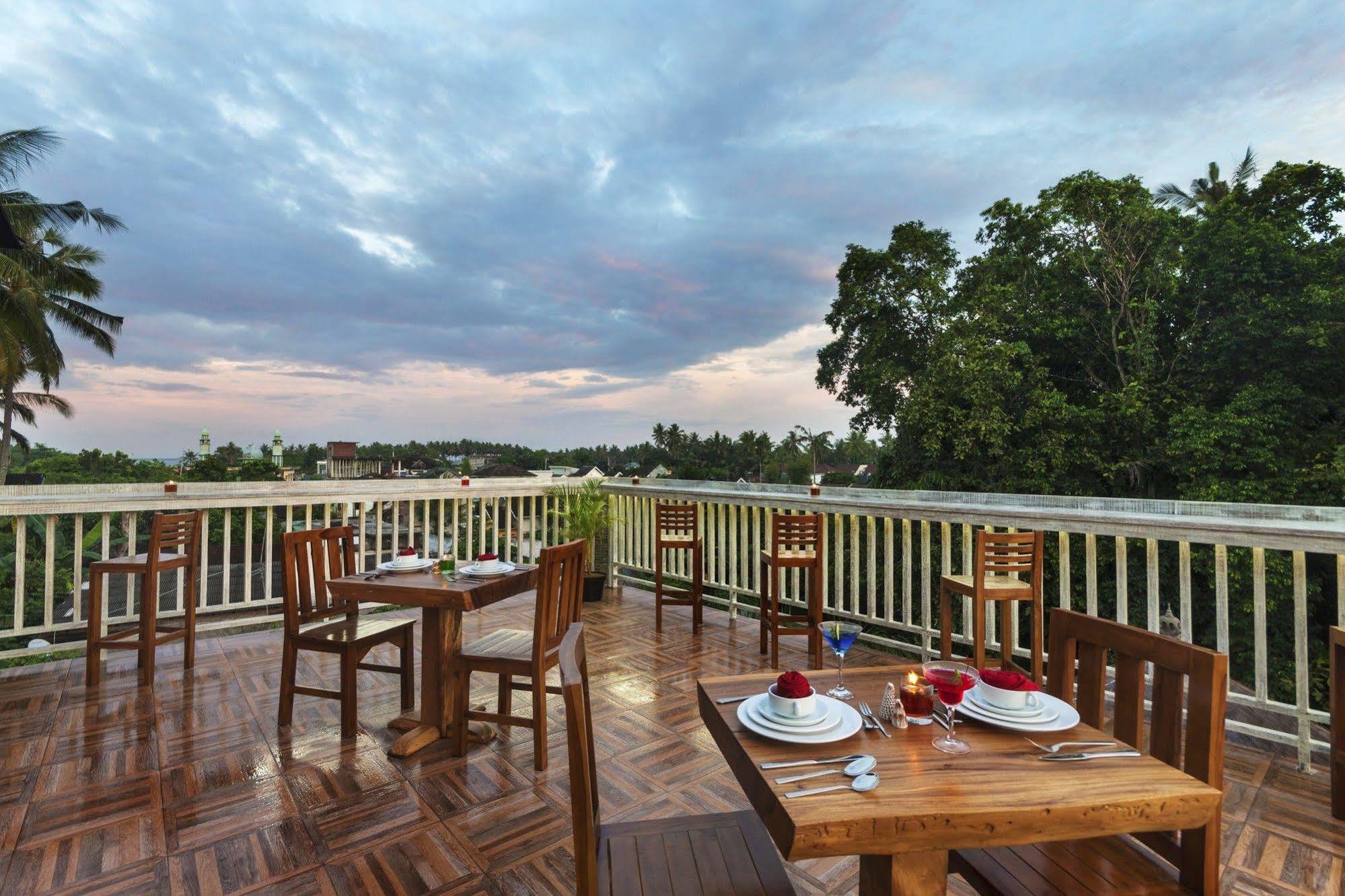 Coconut Boutique Resort Senggigi Exterior photo