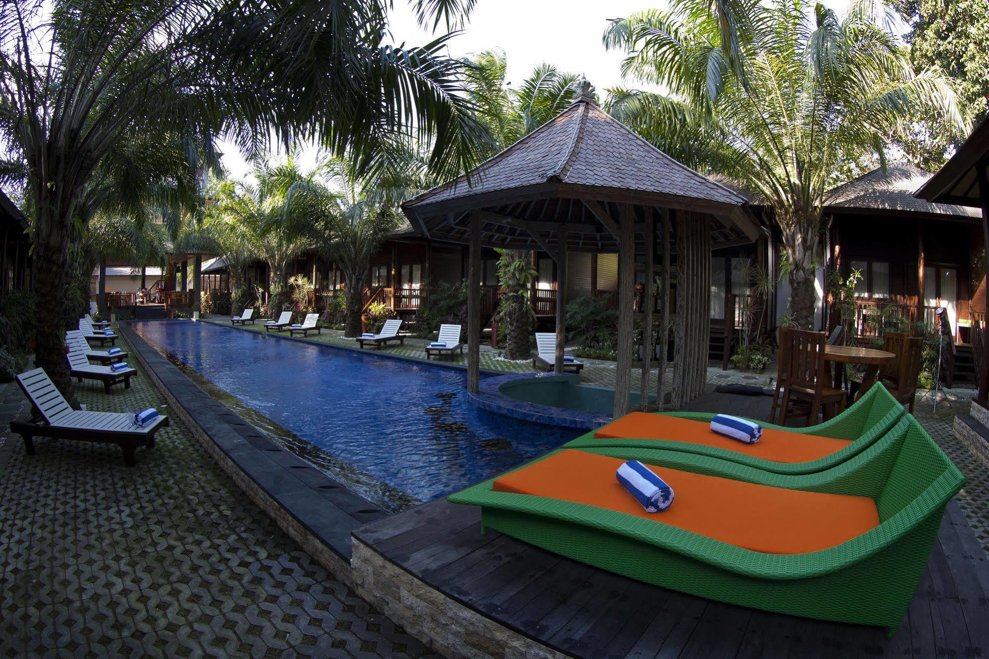 Coconut Boutique Resort Senggigi Exterior photo